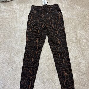 Hue Leopard Print Denim Jeans/Jeggings